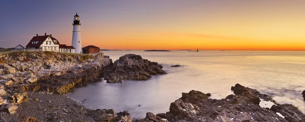 Foto op Plexiglas Vuurtoren Portland Head Lighthouse, Maine, VS bij zonsopgang