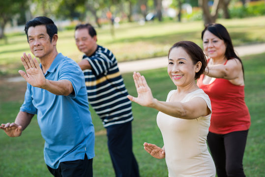 Exercising Vietnamese seniors