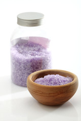 Obraz na płótnie Canvas lavender bath salts
