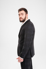 Fototapeta premium Poważny biznesmen patrząc na kamery