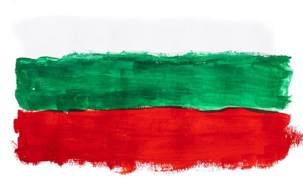Нарисованный разноцветными красками флаг  Болгарии