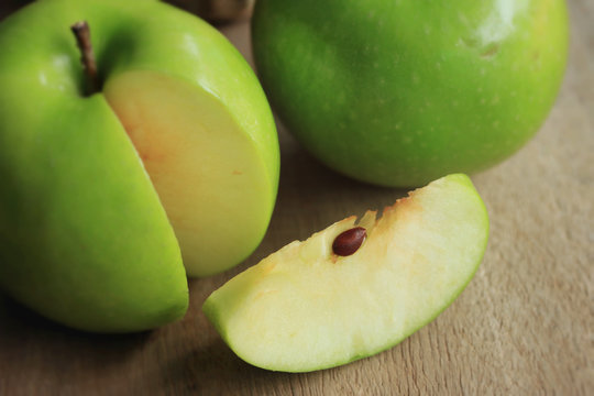 fresh apple green fruit