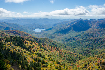 Fototapeta na wymiar Mountain Lake and Fall Leaves