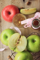 apple grren with juices