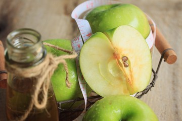 apple grren with juices