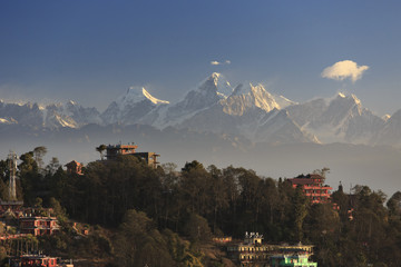 ネパールの村ナガルコットとヒマラヤ山脈