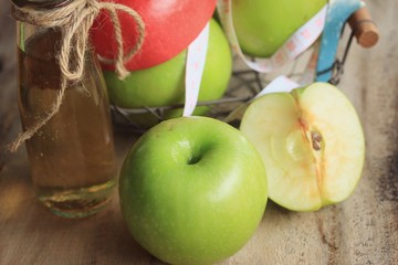 apple grren with juices