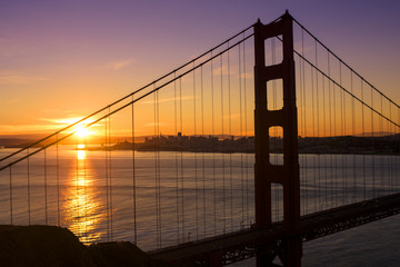 Fototapeta na wymiar Golden Gate Bridge Sunrise