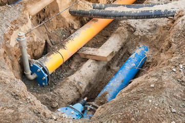 Verlegung neuer Rohre - Leerrohr - Gasrohr - Wasserrohr
