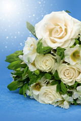 Floral composition with white rose