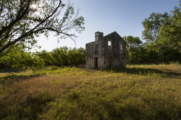 Obraz premium McKinney Homested Ruins at McKinney Falls State Park in Texas