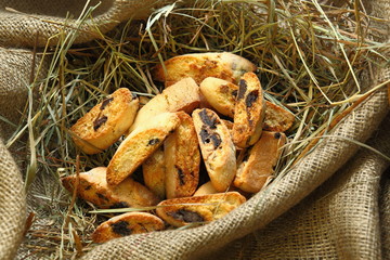 Italian almond biscuit (cookies)
The crunchy Italian cookie has delicious variations like chocolate, almond, cranberry, and pistachio. Great for holiday food gifting
