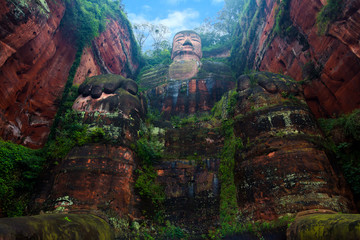 The 71m tall Giant Buddha (Dafo), carved out of the mountain in the 8th century CE, Leshan, Sichuan province - obrazy, fototapety, plakaty