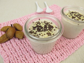 Mandelmilch Pudding mit Schokolade