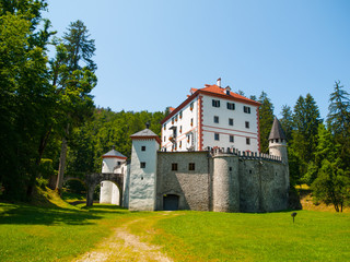 Fototapeta na wymiar Hunting castle Sneznik in Slovenia
