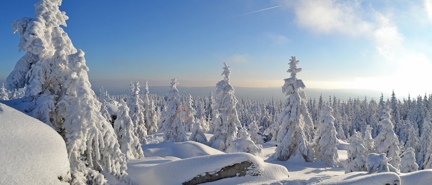 Winter im Fichtelgebirge mit Blick vom Goethefelsen  ins Land