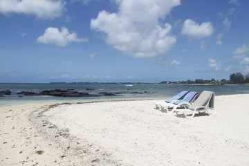 Transat sur une plage de sable blanc à l'île Maurice	