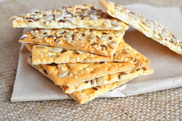 Crunchy cookies with sunflower and flax seeds