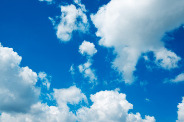 Obraz premium blue sky background with white clouds
