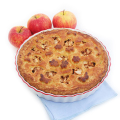 torta alle mele isolata su sfondo bianco