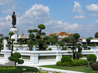 Grand Royal Palace and landscaped park in historic center of Bangkok.