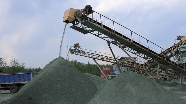 Factory for the production of gravel for road construction