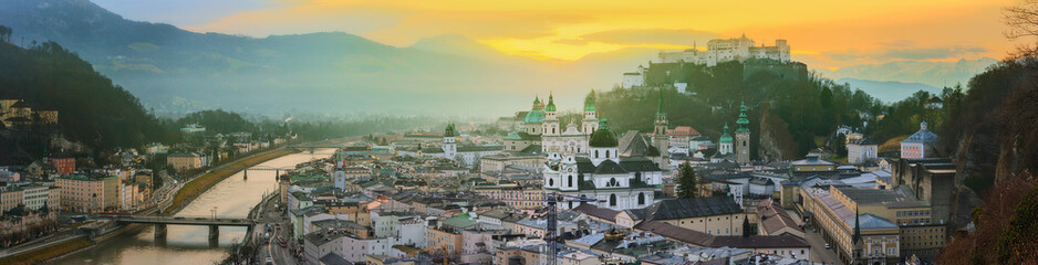 Fototapeta premium Panoramiczny widok na Salzburg, Salzburger Land