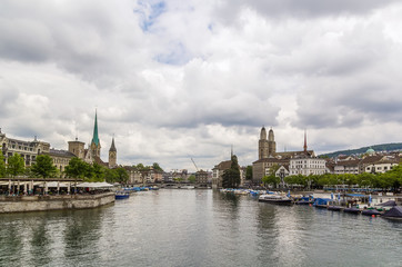 Fototapeta na wymiar view of Limmat river in Zurich
