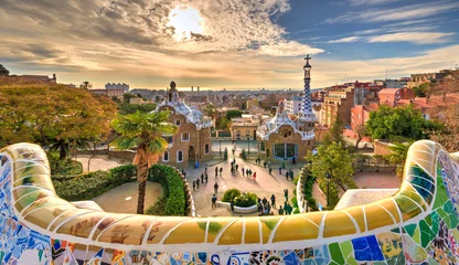 Foto op Plexiglas Een droomdorp in Barcelona ontworpen door de architect Gaudi © gatsi