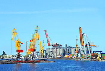 Obraz premium Cargo crane and grain dryer