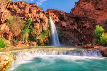 Fototapeta premium Grand Canyon waterfalls, Havasupai Indian Reservation, amazing havasu falls in Arizona