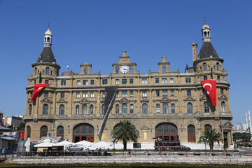 Fototapeta premium Haydarpasa Train Station in Istanbul City, Turkey