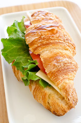 クロワッサンサンド