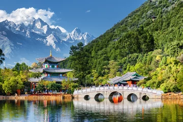 Crédence en verre imprimé Chine Belle vue sur la montagne enneigée du Dragon de Jade, Lijiang, Chine