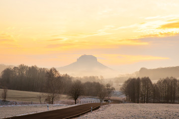 Lilienstein im Nebel, Sächsische Schweiz