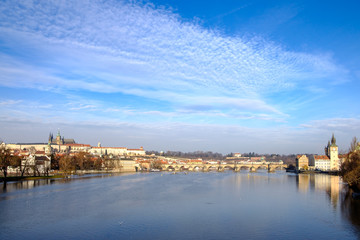 Fototapeta na wymiar Citiscape view of Charles bridge, Prague castle and river