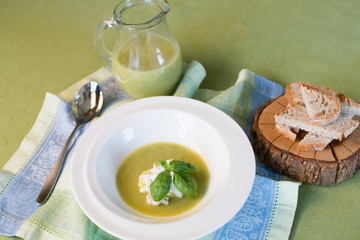 cream soup of zucchini with basil