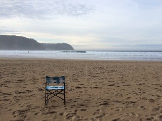 disfrutando de la tranquilidad de la playa