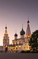 Fototapeta na wymiar Ancient Orthodox church in the central city of Yaroslavl. Russia