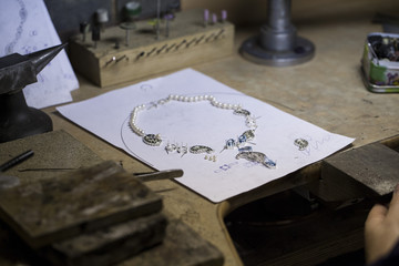 base of gem for necklace