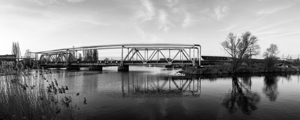 Most kolejowy w Szczecinie - obrazy, fototapety, plakaty