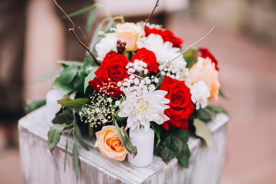 weddingdecor with red roses