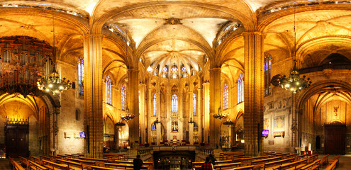 Obraz premium Interior of Barcelona Cathedral, Spain - Panorama
