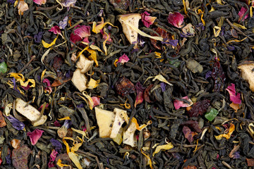 Invigorating Green Tea pineapple pieces, rosehip, slices of appl