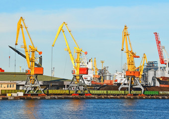 Obraz premium Port cargo crane