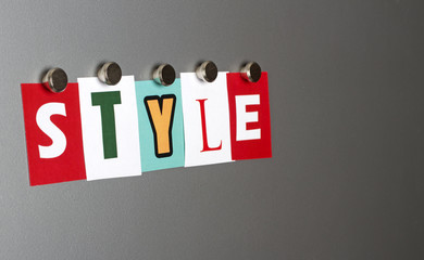 Style - Stil, Buchstaben auf einer Metallwand