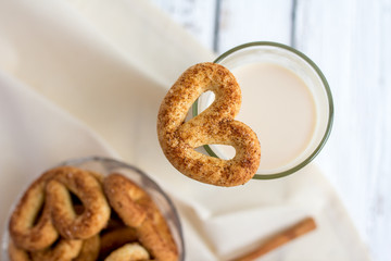 Pretzel with cinnamon and sugar