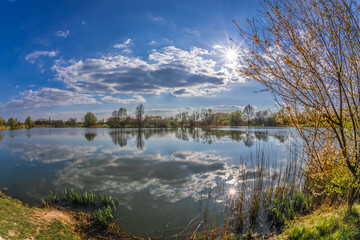 Fototapeta premium Frühling am Mühlensee in Vehlefanz