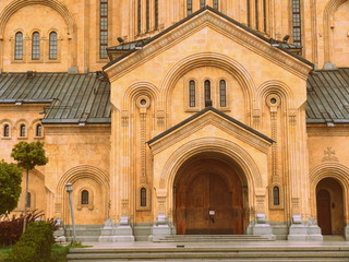 Fototapeta na wymiar Church in Tbilisi The Sameba Cathedral City
