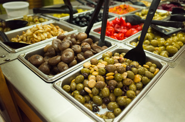 サラダバイキング